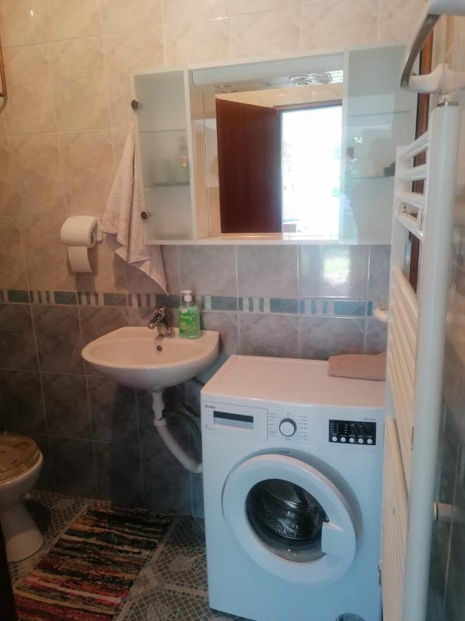 Apartman Juka Красно Поле Екстериор снимка