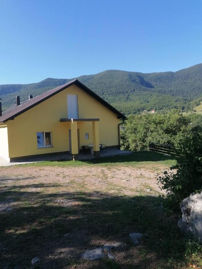 Apartman Juka Красно Поле Екстериор снимка
