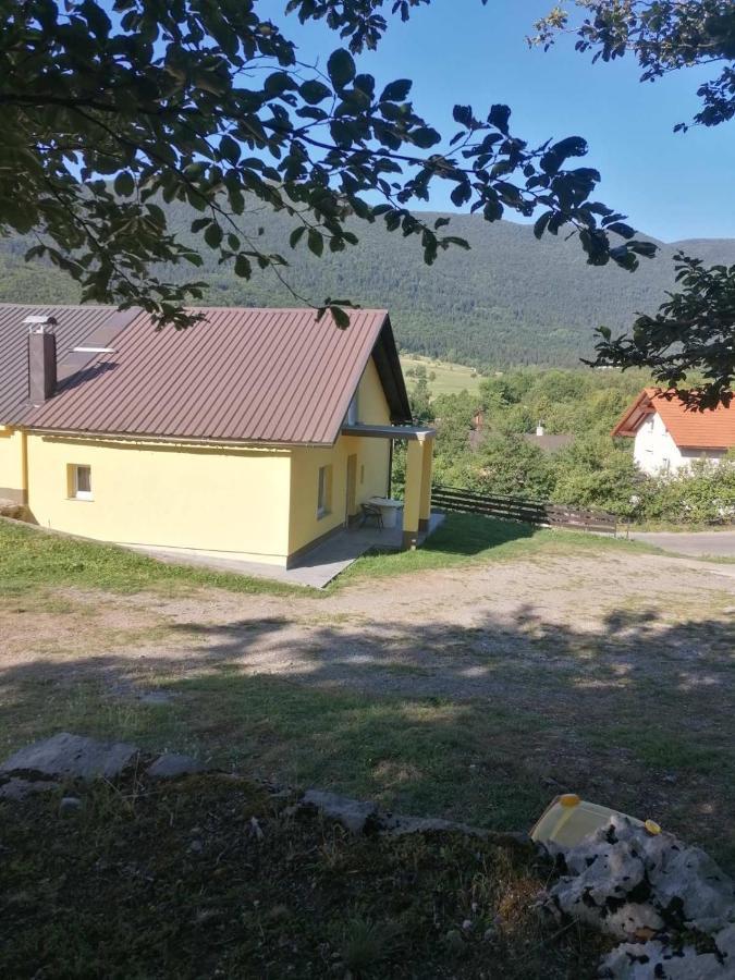 Apartman Juka Красно Поле Екстериор снимка